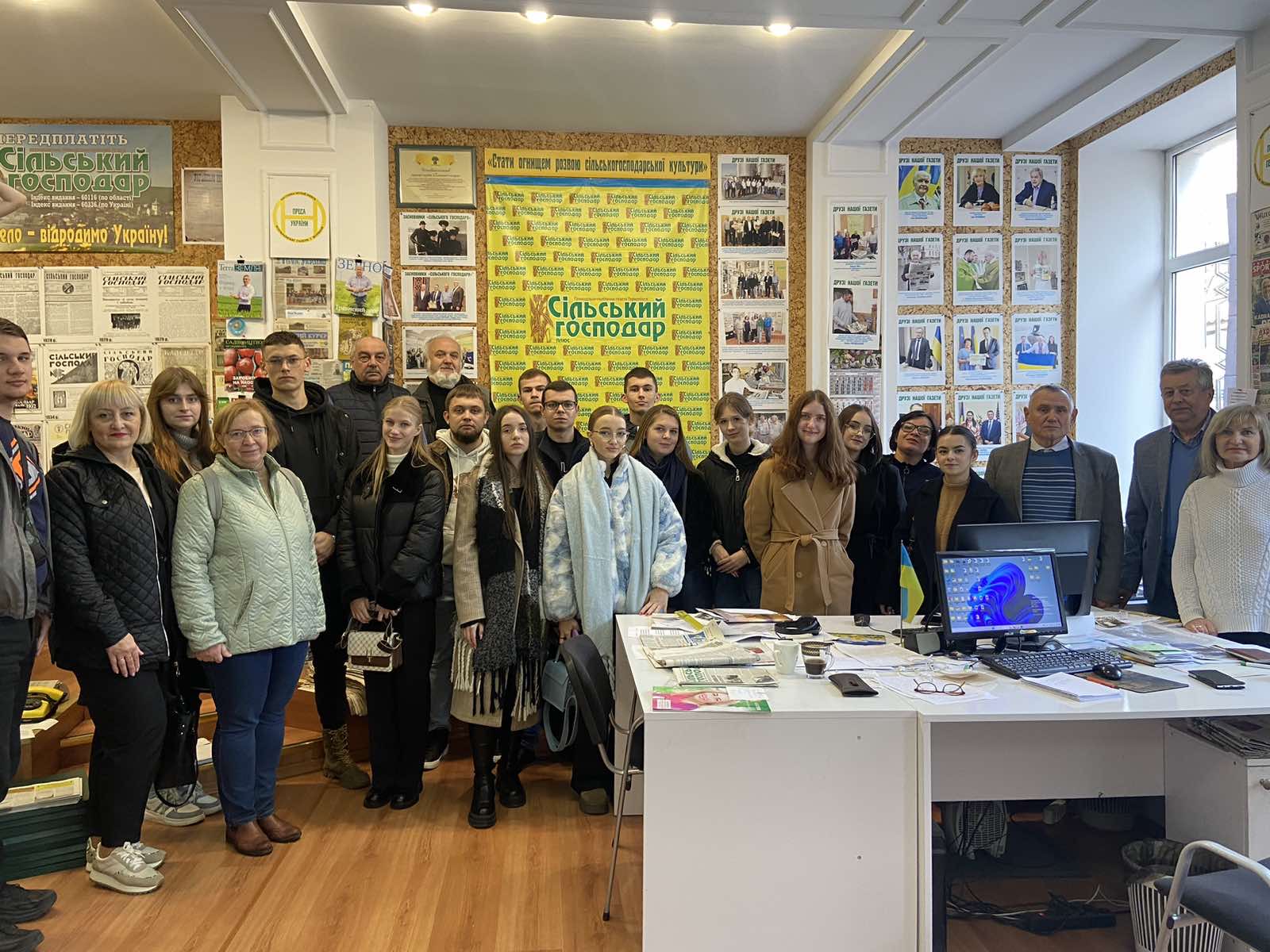 Спільне фото у сільському госп.